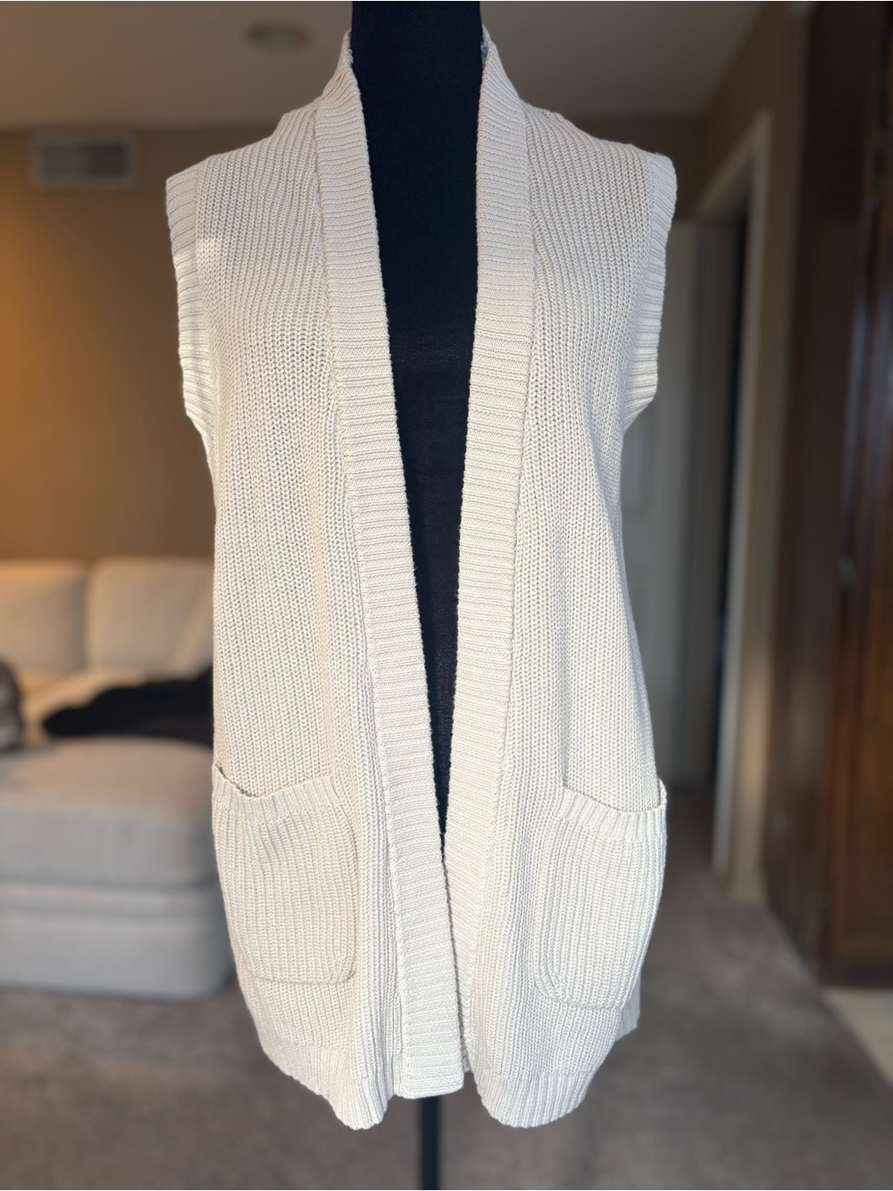 Loft Outlet Sleeveless Open-Front Knit Vest in Cream